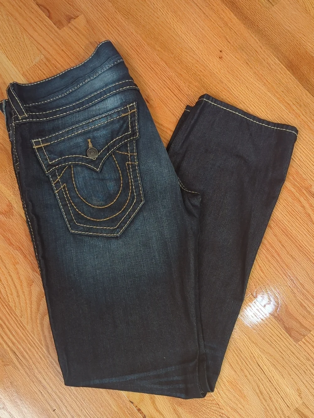 True Religion Dark Blue Straight Leg Jeans with Contrast Stitching. 36/32